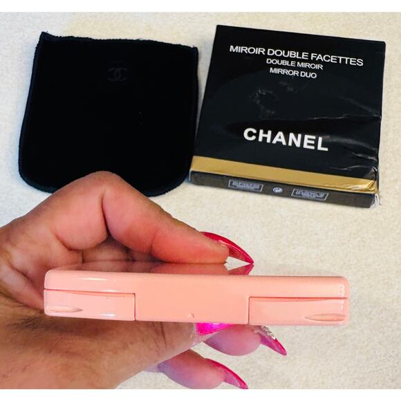 COMPACT MIRROR: Limited-Edition CHANEL Pink w/Golden Monogram, NWOT - Picture 7 of 13